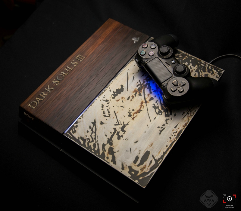 Illustration for article titled Custom Dark Souls 3 PS4 Was Crafted Using Wood and Metal